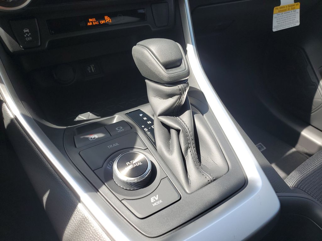 2025 Toyota RAV4 Hybrid LE photo 22