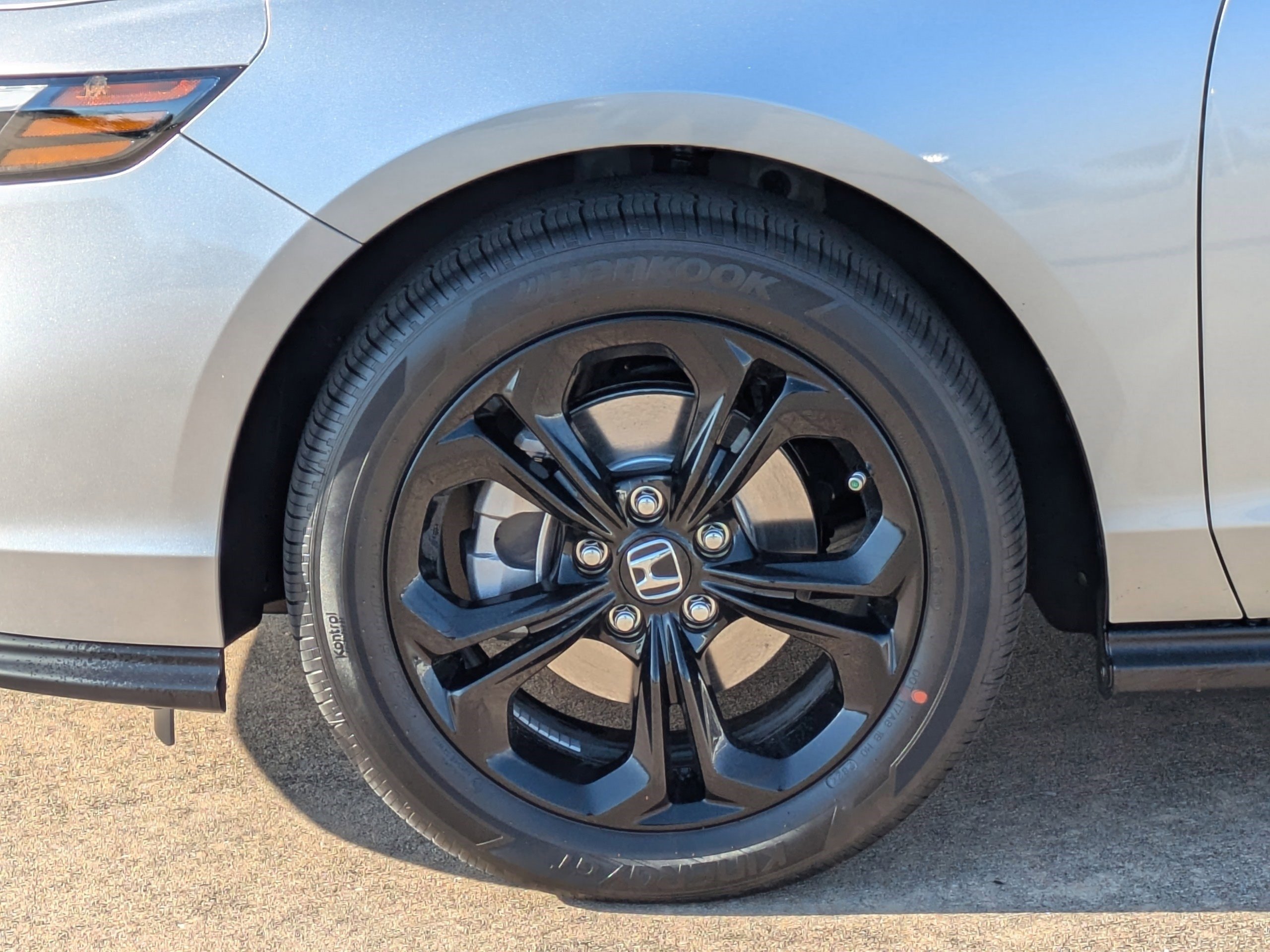 2025 Honda Accord 1.5T SE photo 9