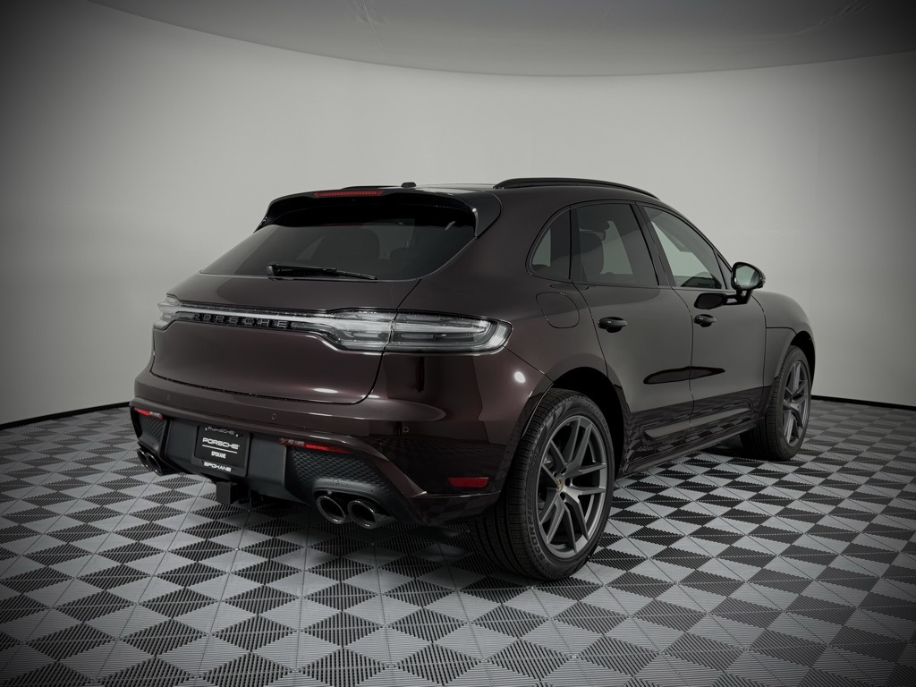 2025 Porsche Macan T photo 10