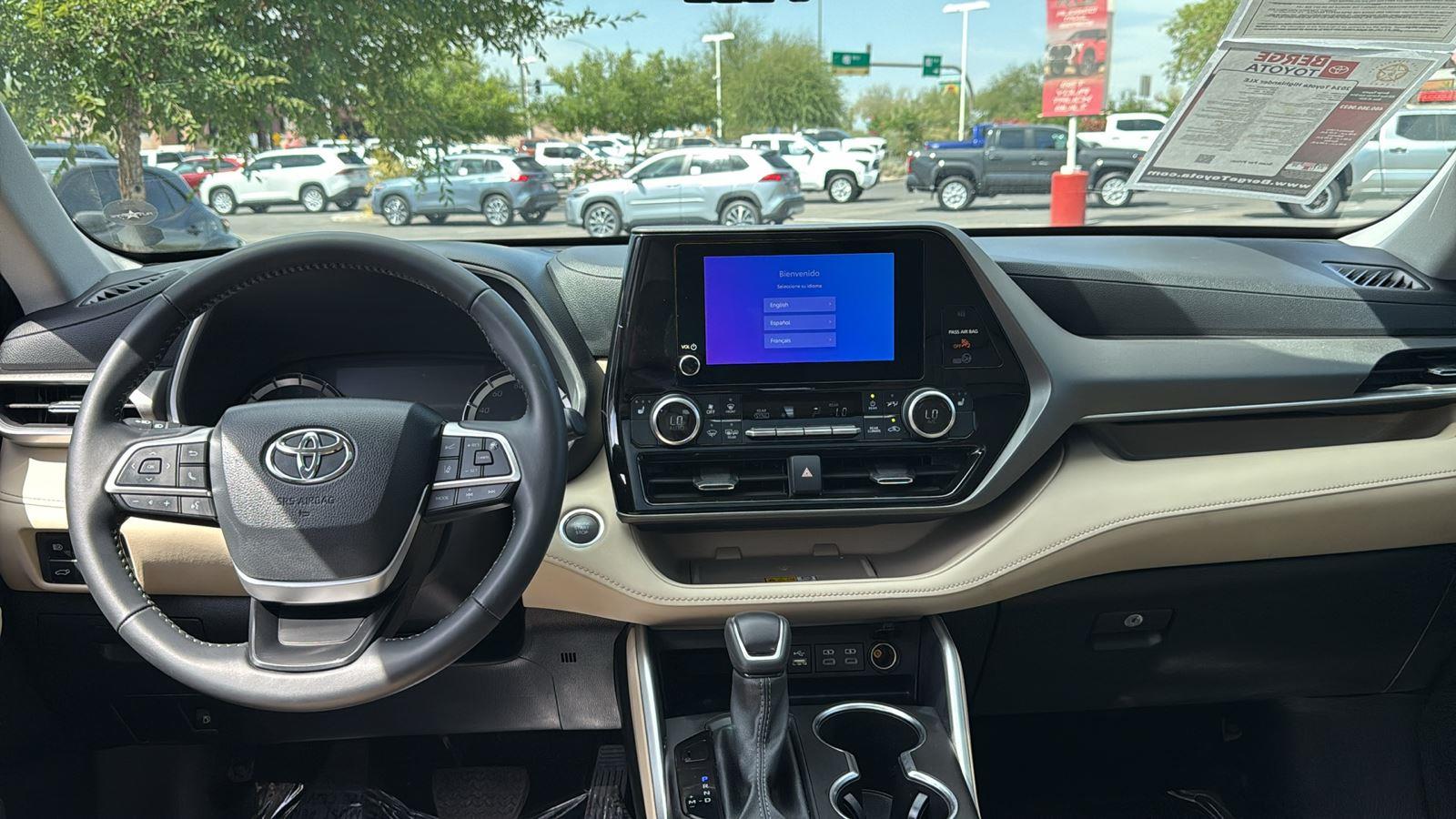 2024 Toyota Highlander XLE photo 4