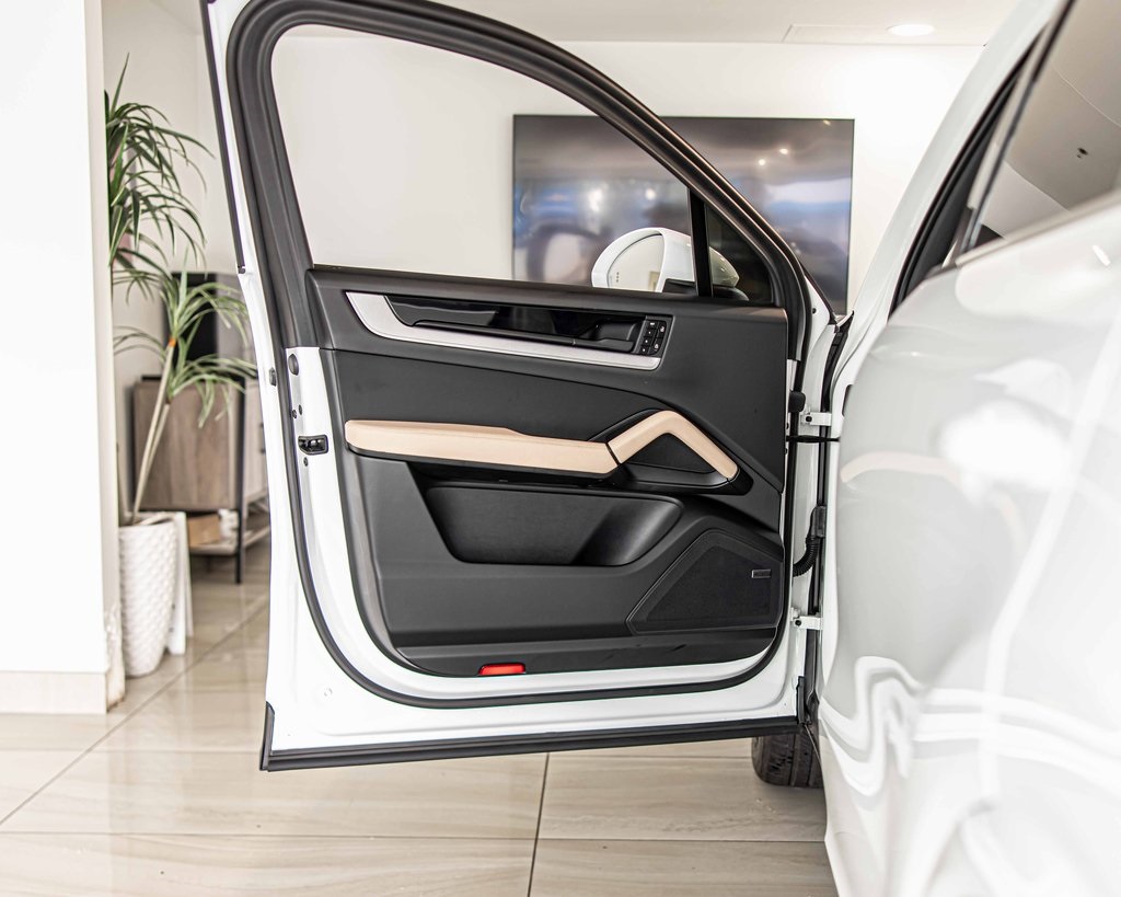 2025 PORSCHE CAYENNE - Image 29