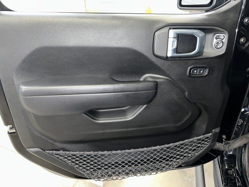 2021 Jeep Wrangler Unlimited Sport Altitude photo 2