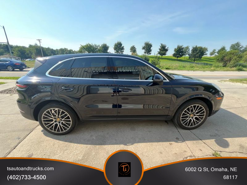 2020 Porsche Cayenne photo 4