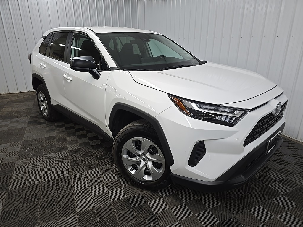2023 Toyota RAV4 LE photo 7