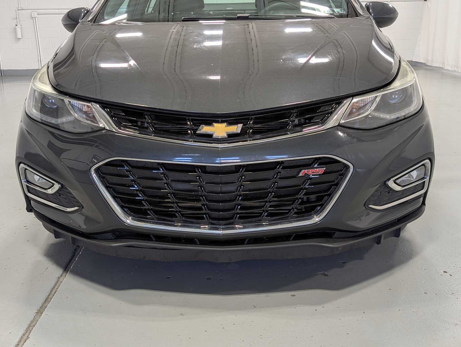 2017 Chevrolet Cruze LT photo 2