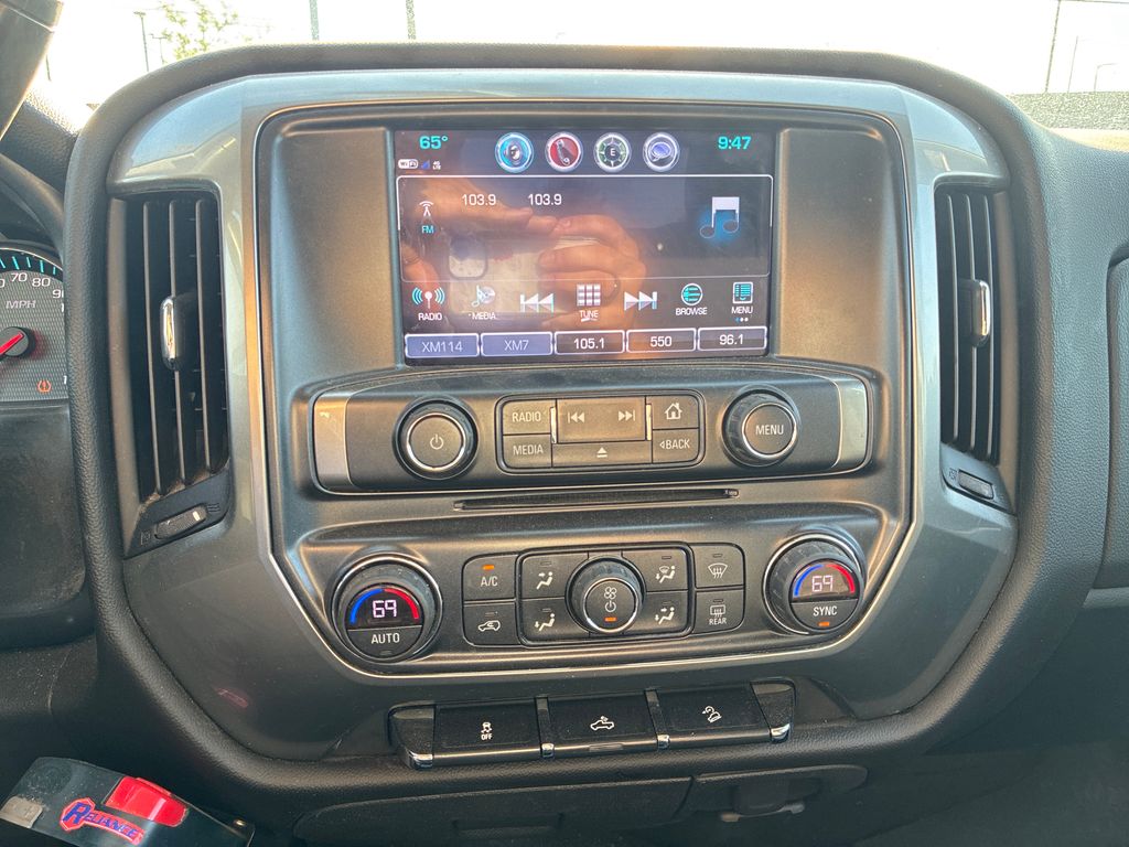 2018 Chevrolet Silverado 1500 LT photo 21