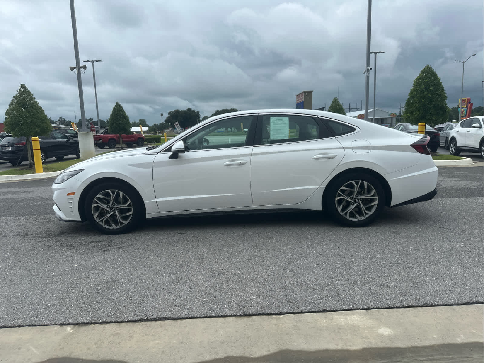 2023 Hyundai Sonata SEL photo 3