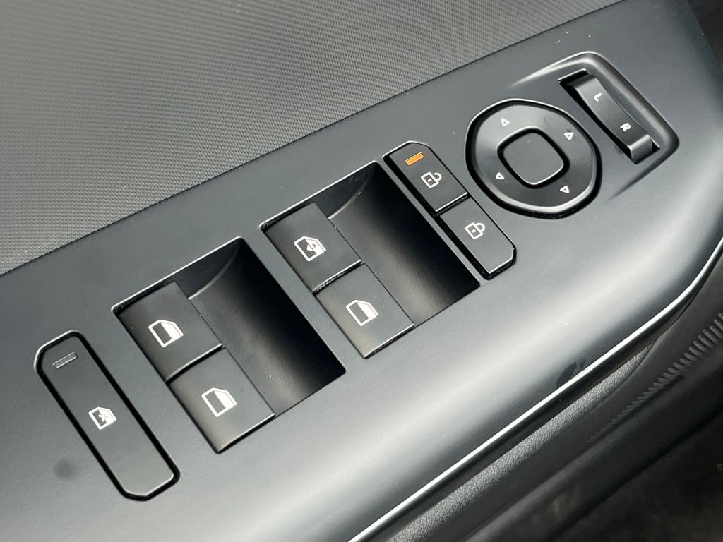 2025 Kia K4 LXS photo 18