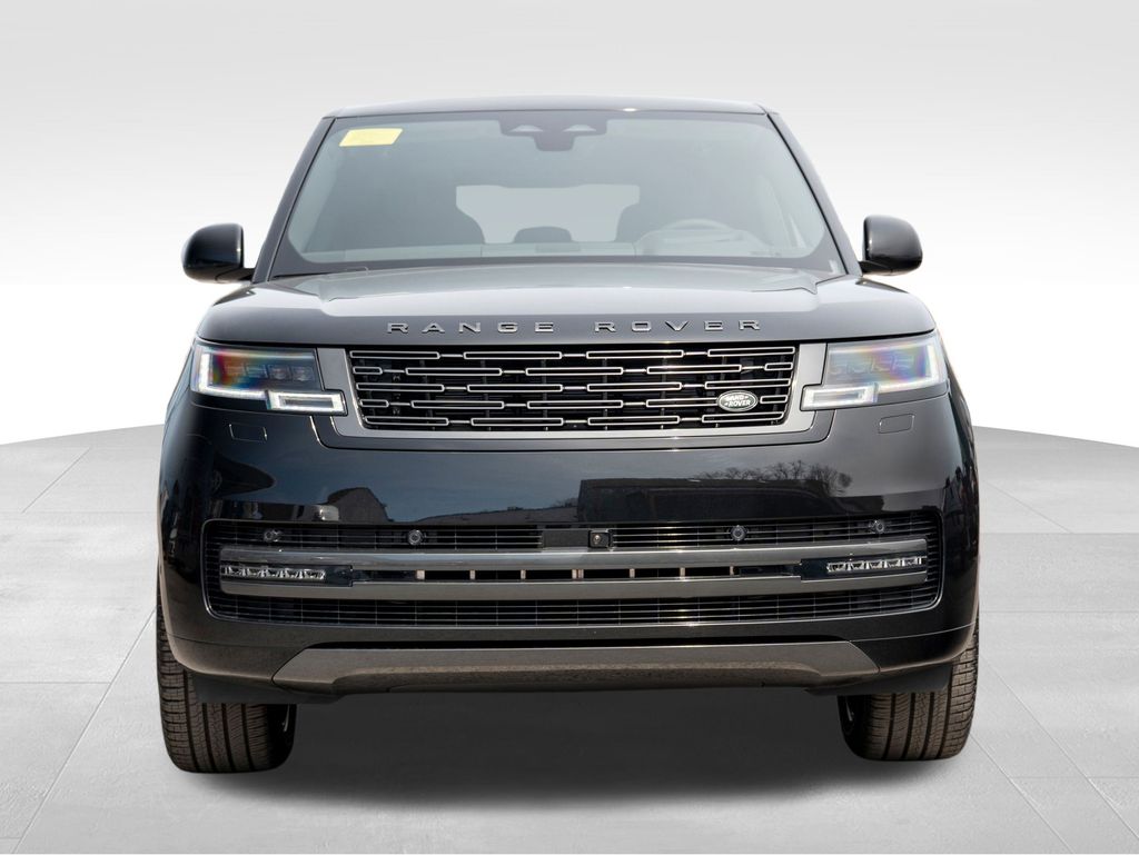 2025 Land Rover Range Rover SE photo 2
