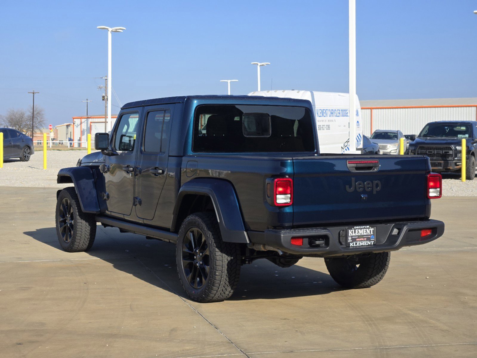 2025 Jeep Gladiator photo 3