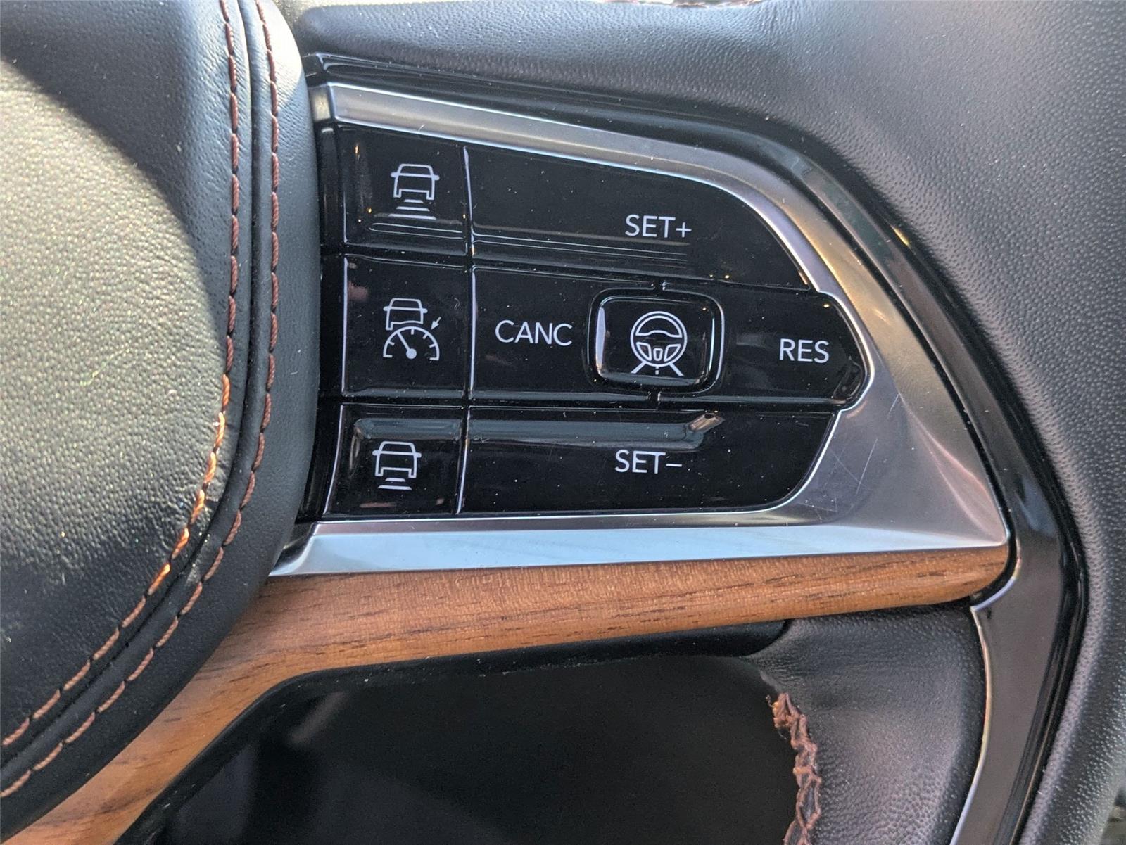 2023 Jeep Grand Cherokee L Summit Reserve photo 16