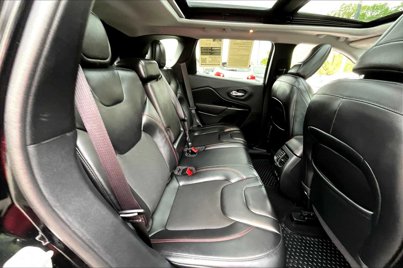 2021 Jeep Cherokee Trailhawk photo 17