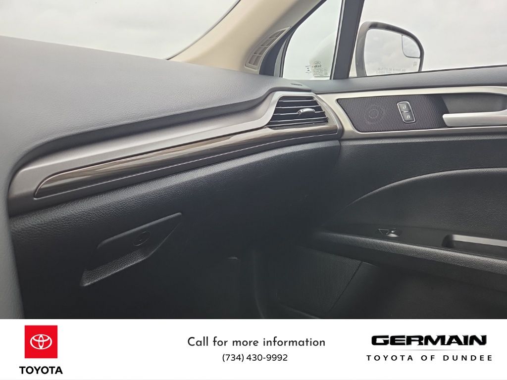2018 Ford Fusion SE photo 30