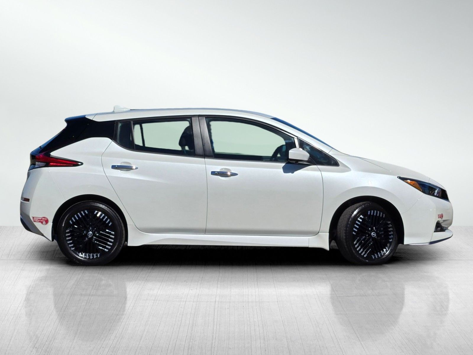 2024 Nissan Leaf SV Plus photo 3