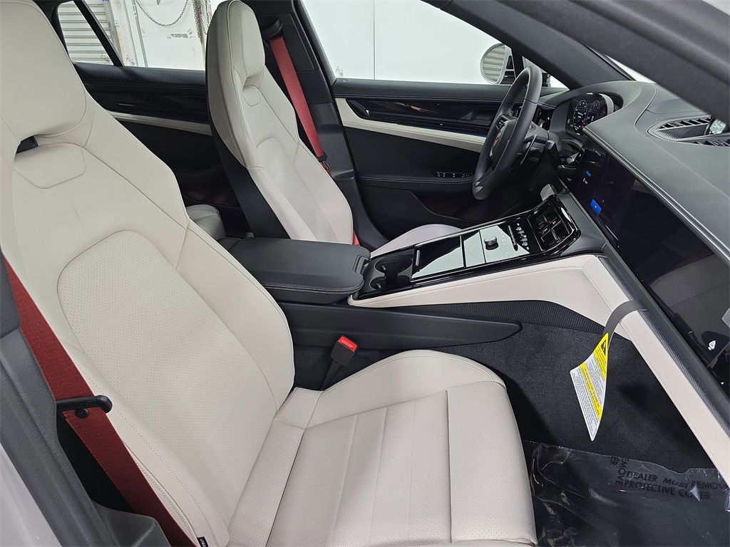 2026 Porsche Panamera E-Hybrid 4 photo 27