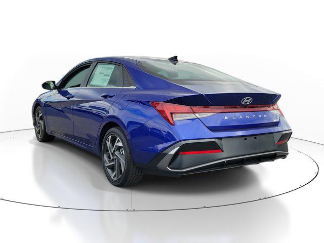 2025 Hyundai Elantra Limited photo 3