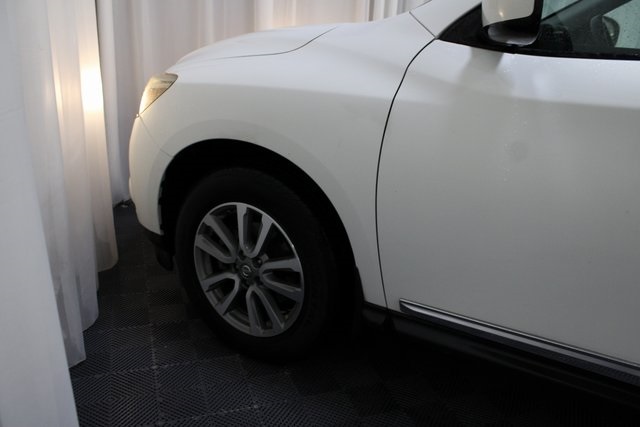 2014 Nissan Pathfinder SL photo 9