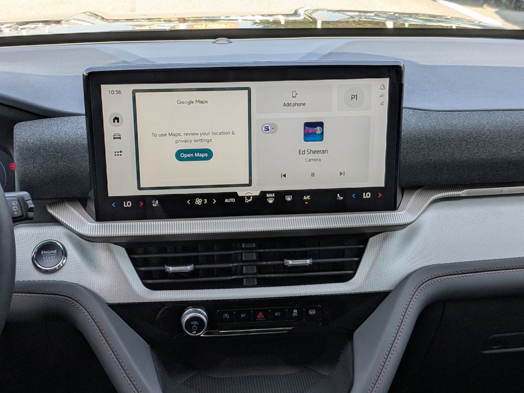 2025 Ford Explorer photo 19