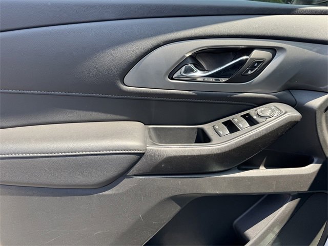 2023 Chevrolet Traverse Cloth photo 13