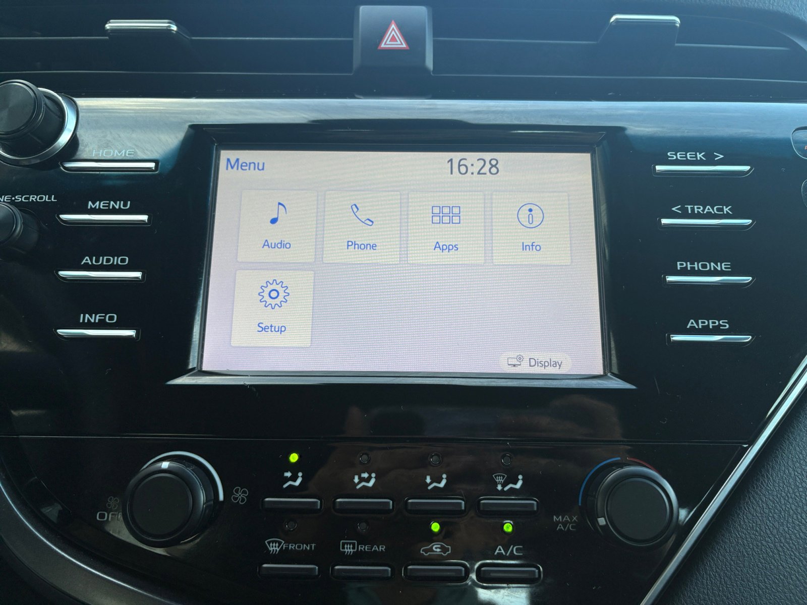 2018 Toyota Camry L photo 18