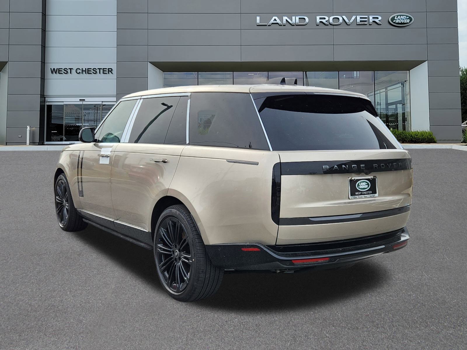 2025 Land Rover Range Rover Autobiography photo 3