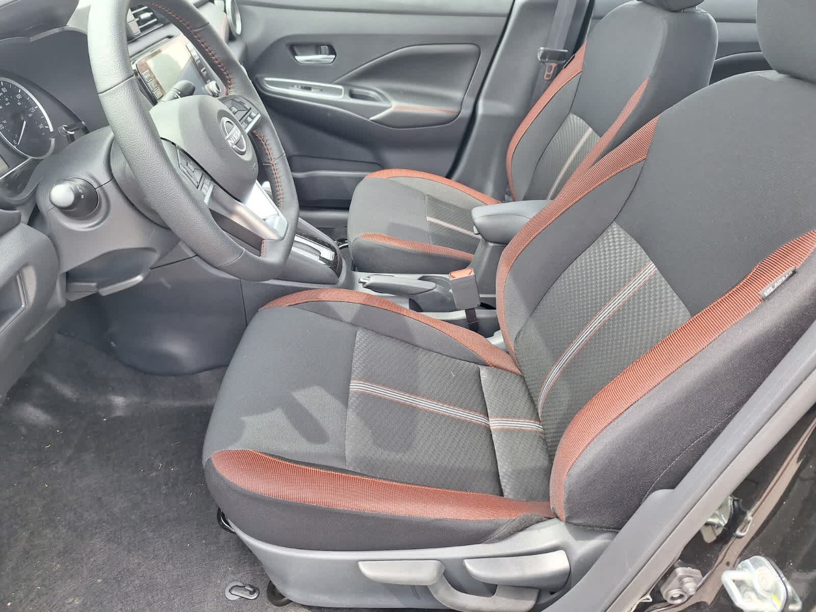 2025 Nissan Versa SR photo 10