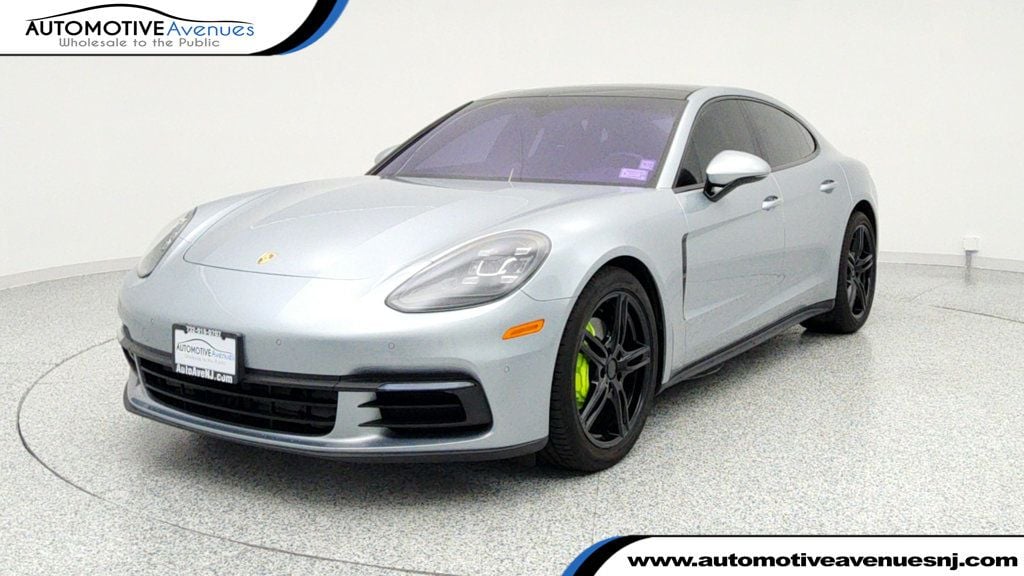 2020 Porsche Panamera Base's photo