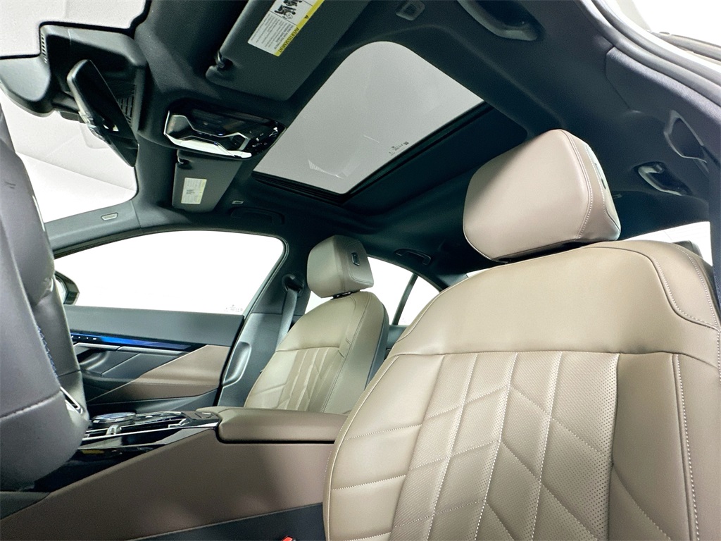 2025 Bmw i5 M60 photo 17