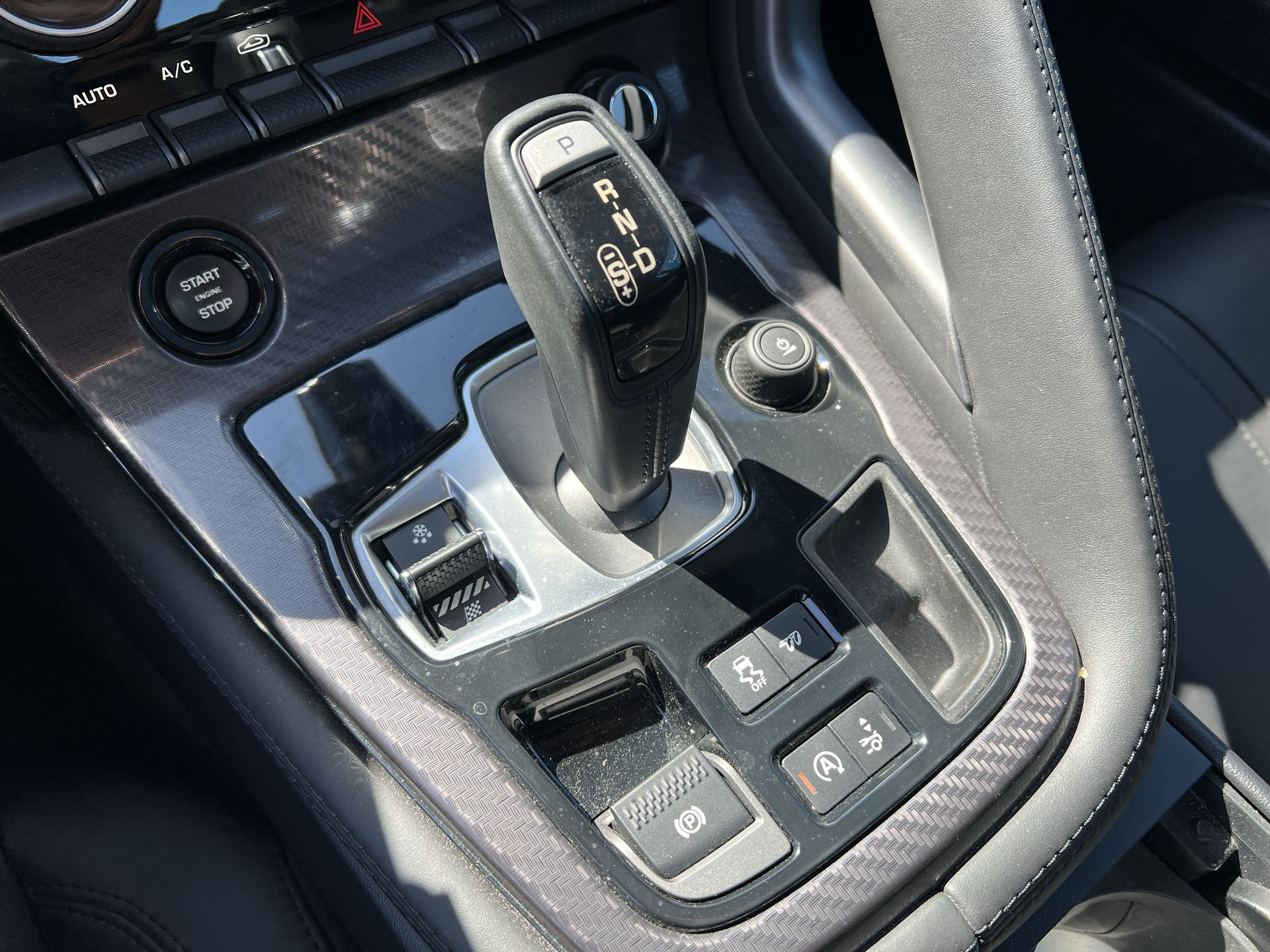 2016 Jaguar F-TYPE R photo 15