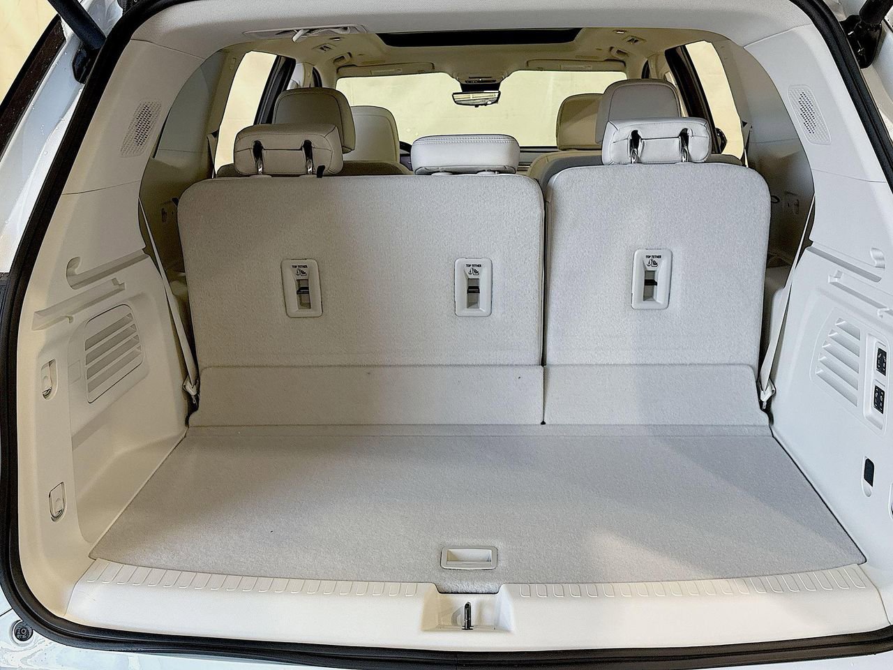 2026 Buick Enclave Avenir photo 24