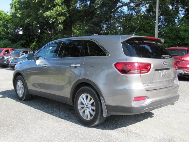 2019 Kia Sorento LX photo 2