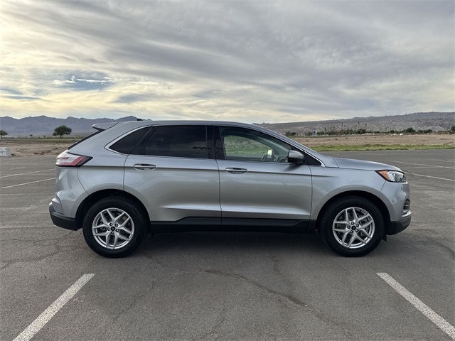 2023 Ford Edge SEL photo 4