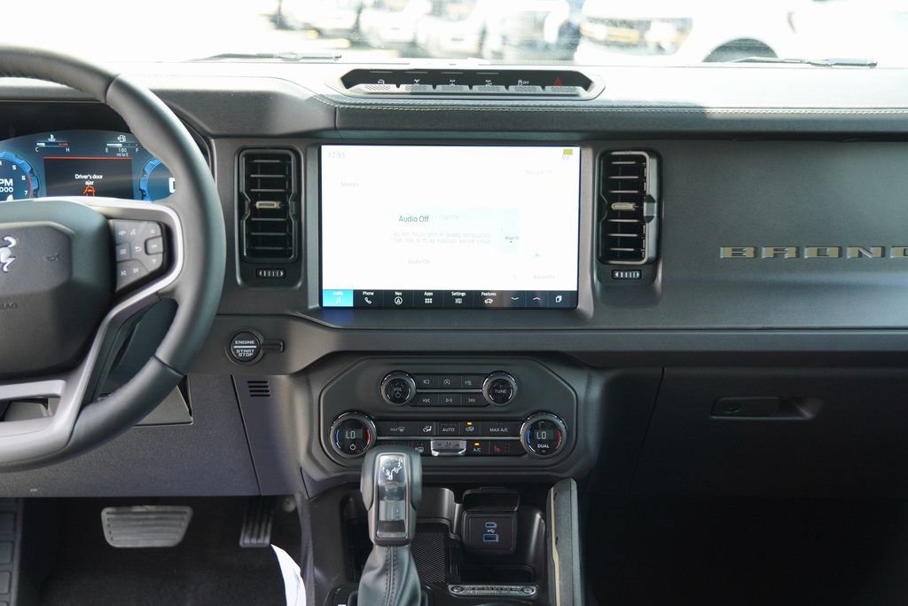 2025 Ford Bronco Badlands photo 13