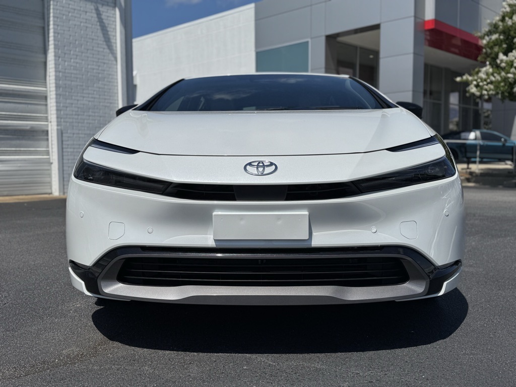 2025 Toyota Prius XLE photo 3