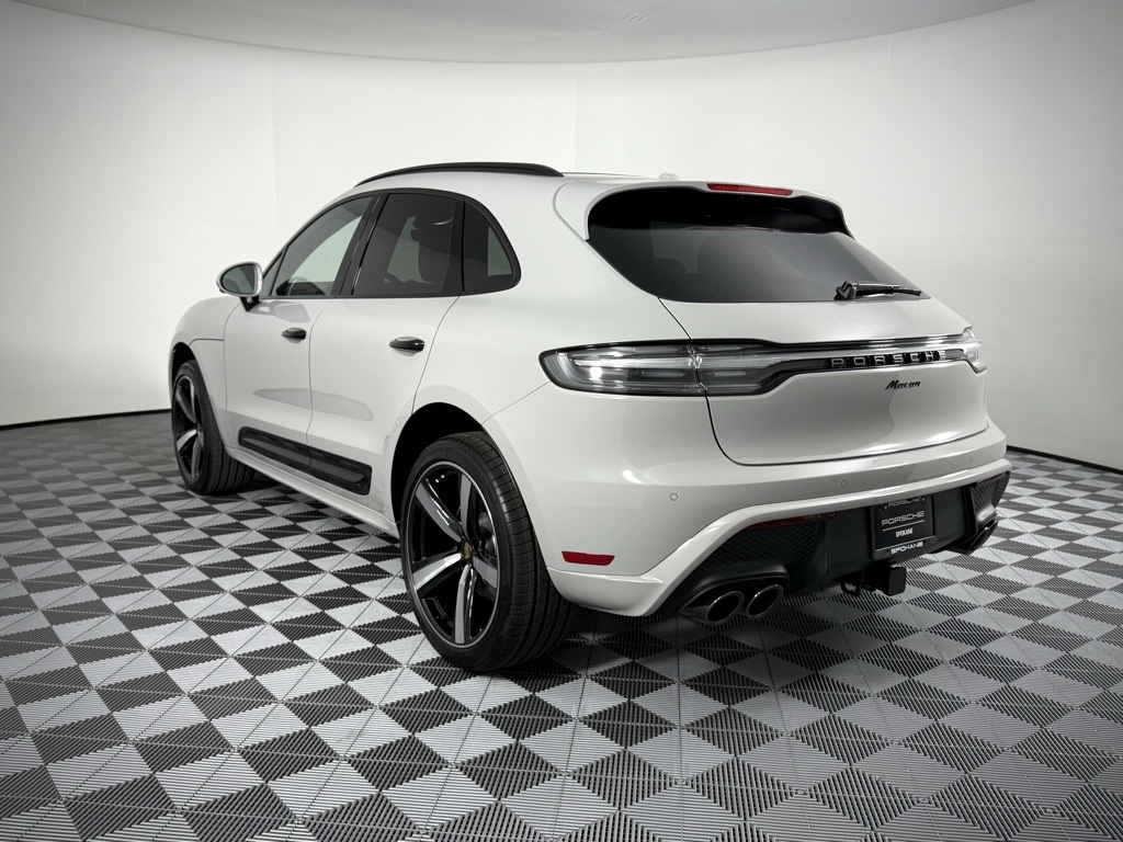 2026 Porsche Macan T photo 3