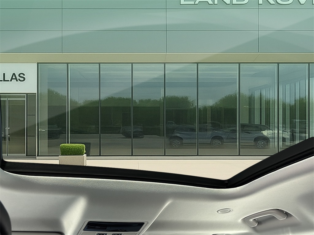 2025 Land Rover Defender 110 S photo 16