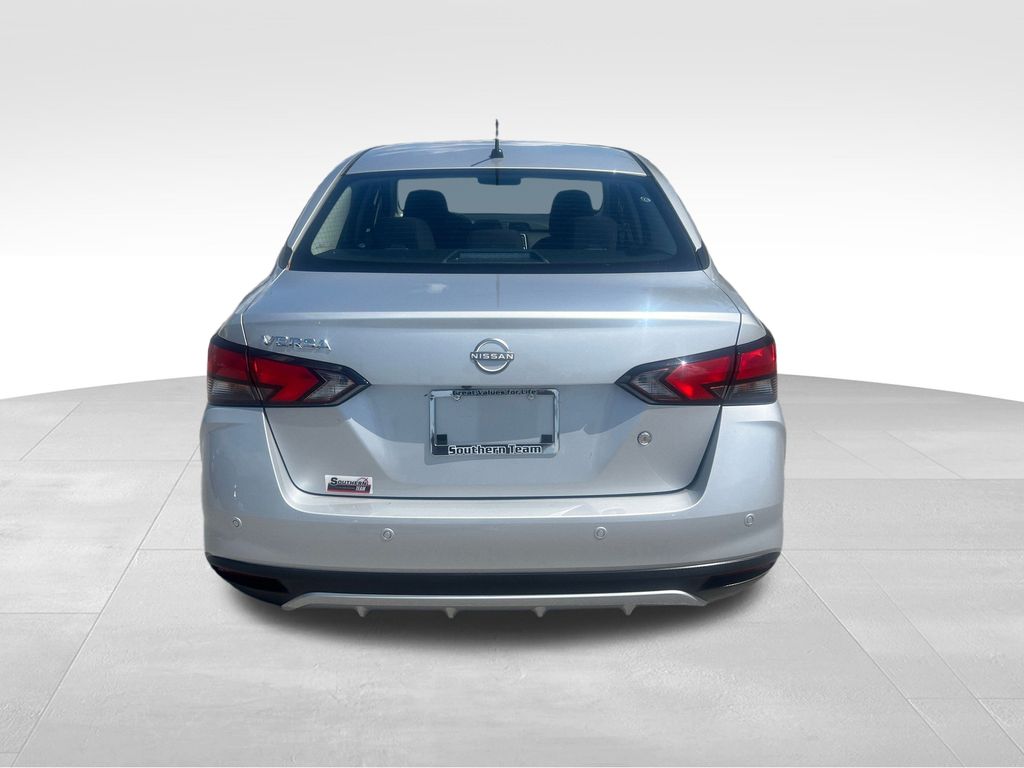 2025 Nissan Versa 1.6 S photo 4