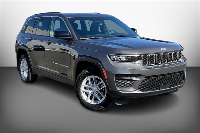2025 Jeep Grand Cherokee Laredo's photo