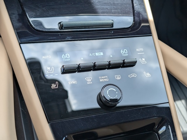 2024 Porsche Cayenne photo 16
