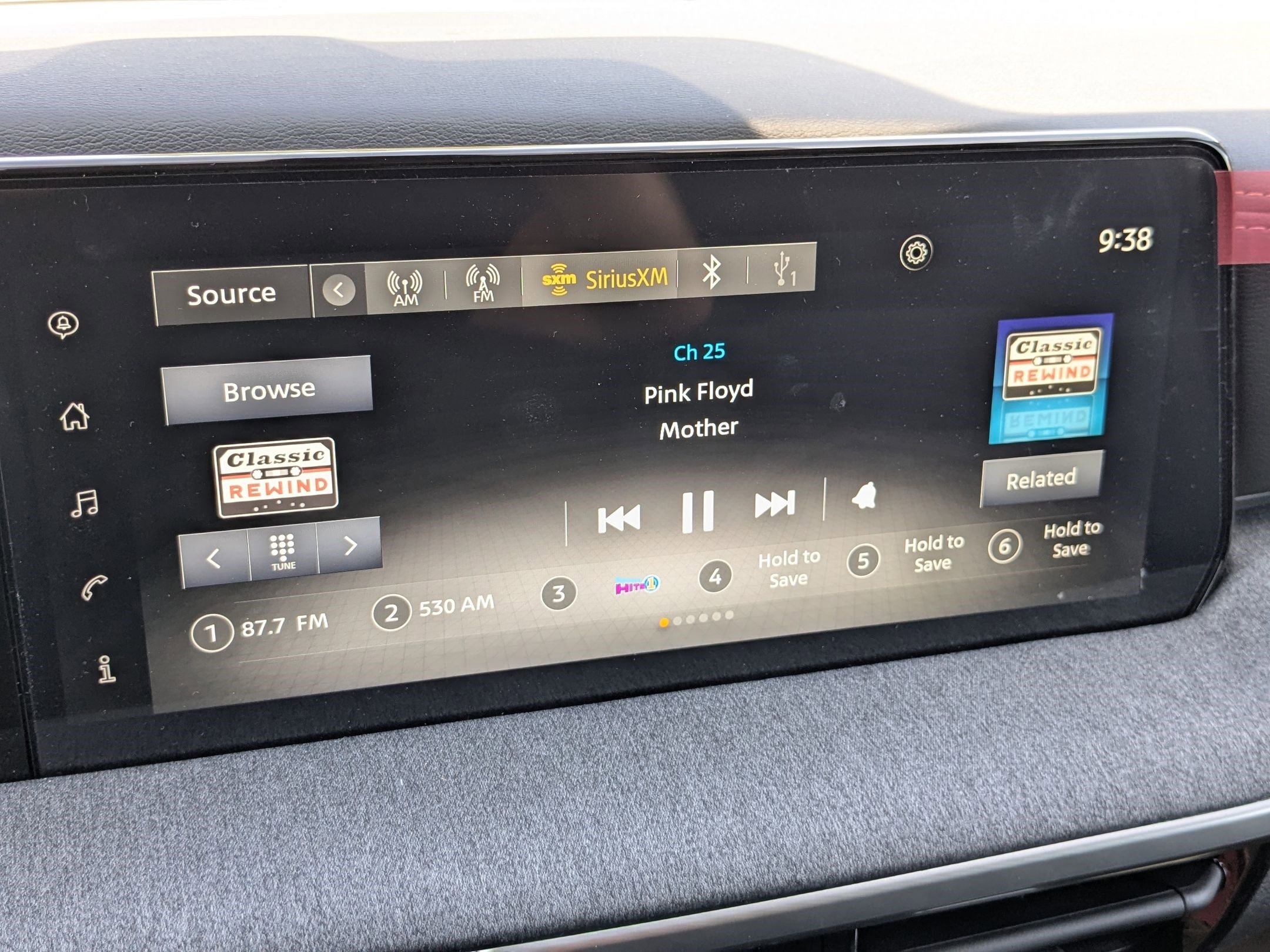 2025 Nissan Kicks SV photo 8