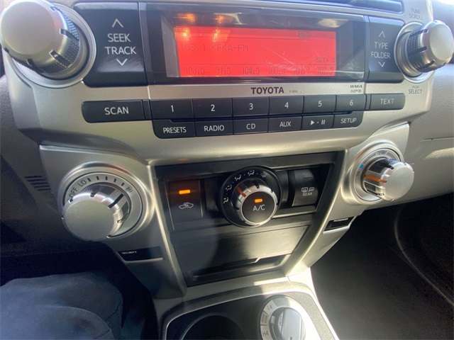 2013 Toyota 4Runner SR5 4WD photo 9