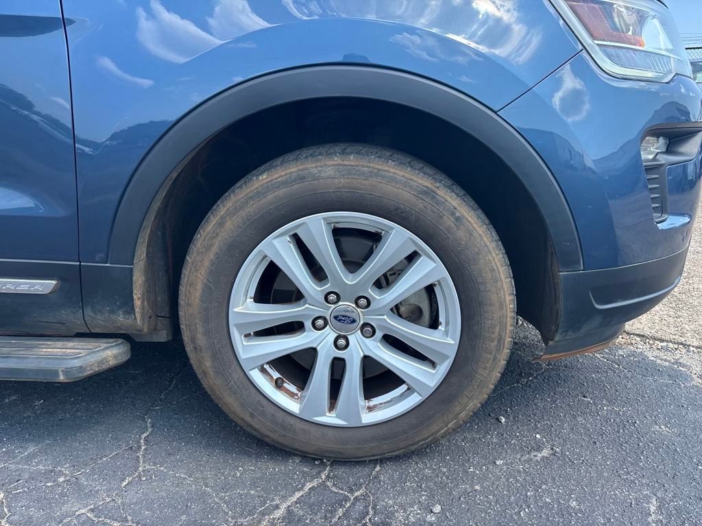 2019 Ford Explorer XLT photo 3