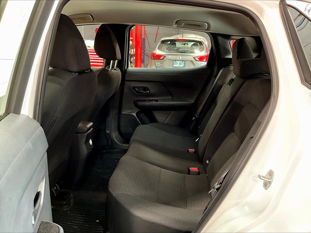 2025 Nissan Kicks S photo 21
