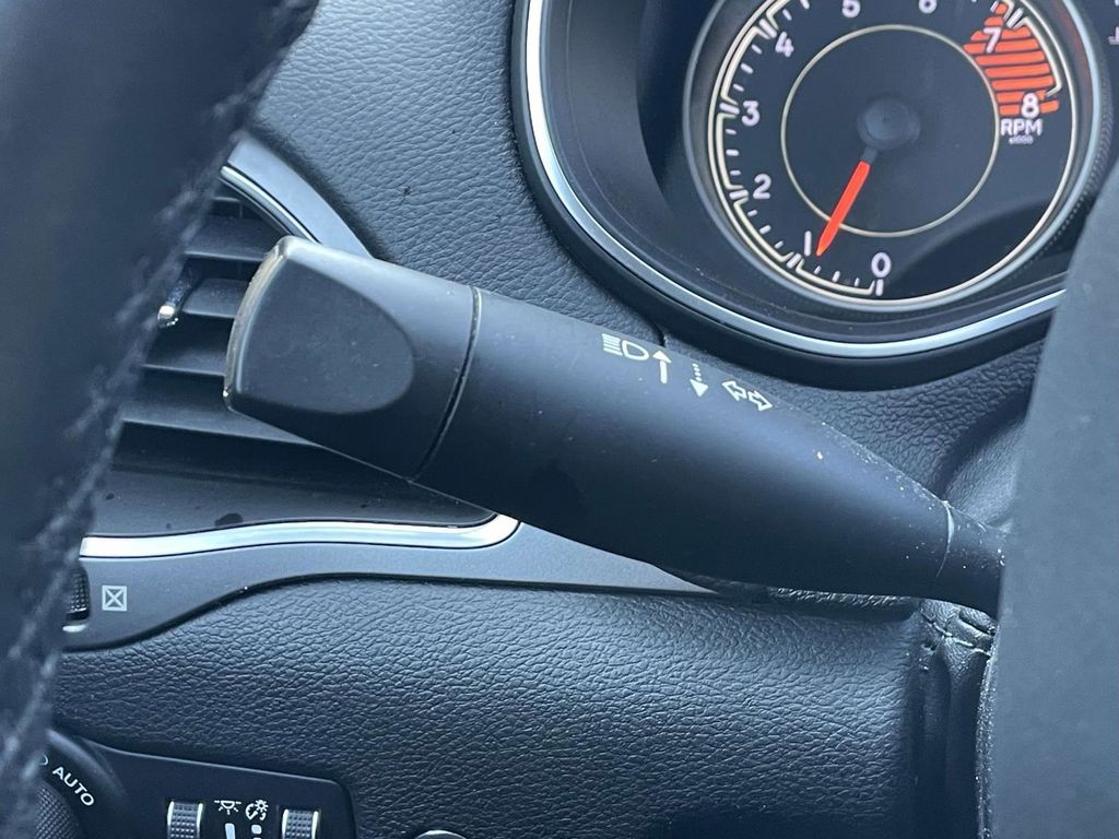 2019 Jeep Cherokee Latitude photo 32