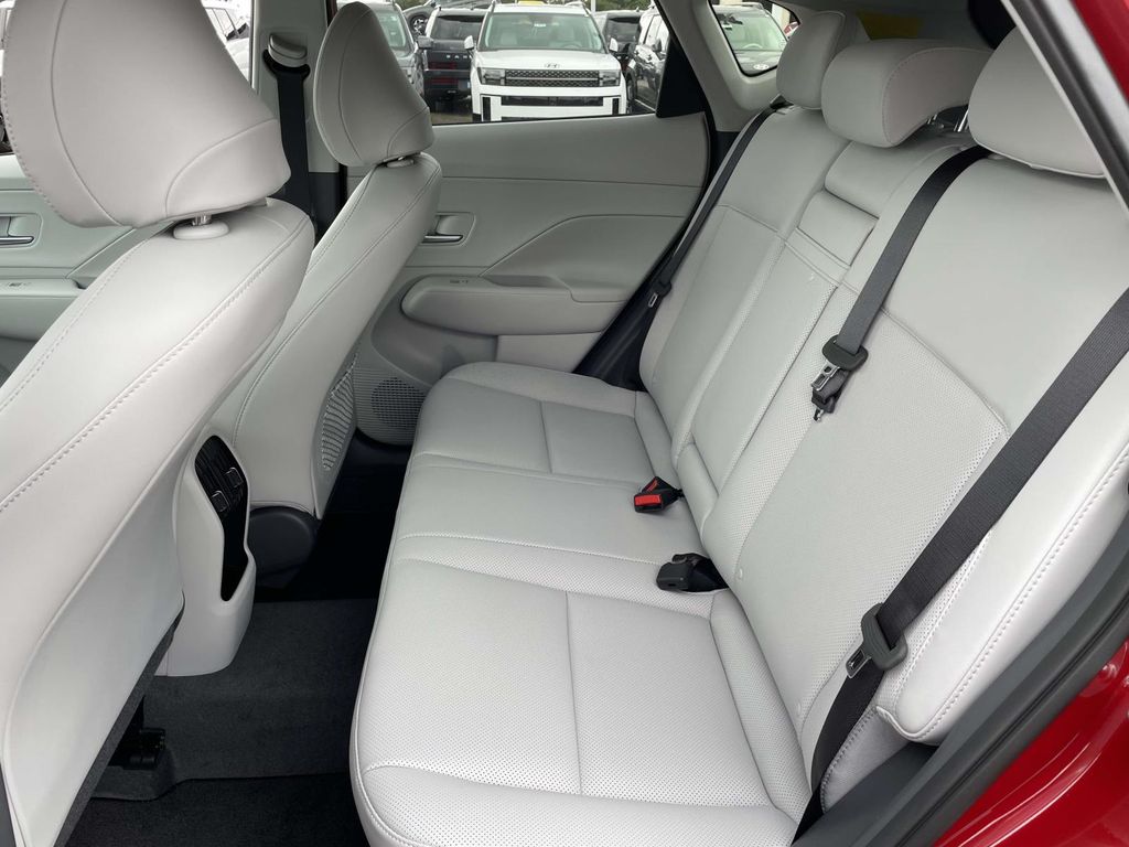 2026 Hyundai Kona SEL photo 4