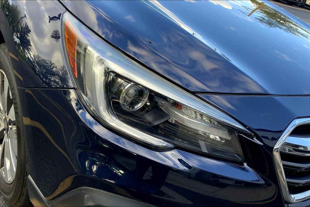 2018 Subaru Outback 2.5i Touring photo 27