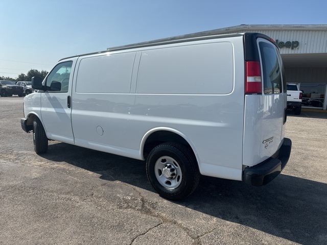 2014 Chevrolet Express 2500 Work Van photo 4