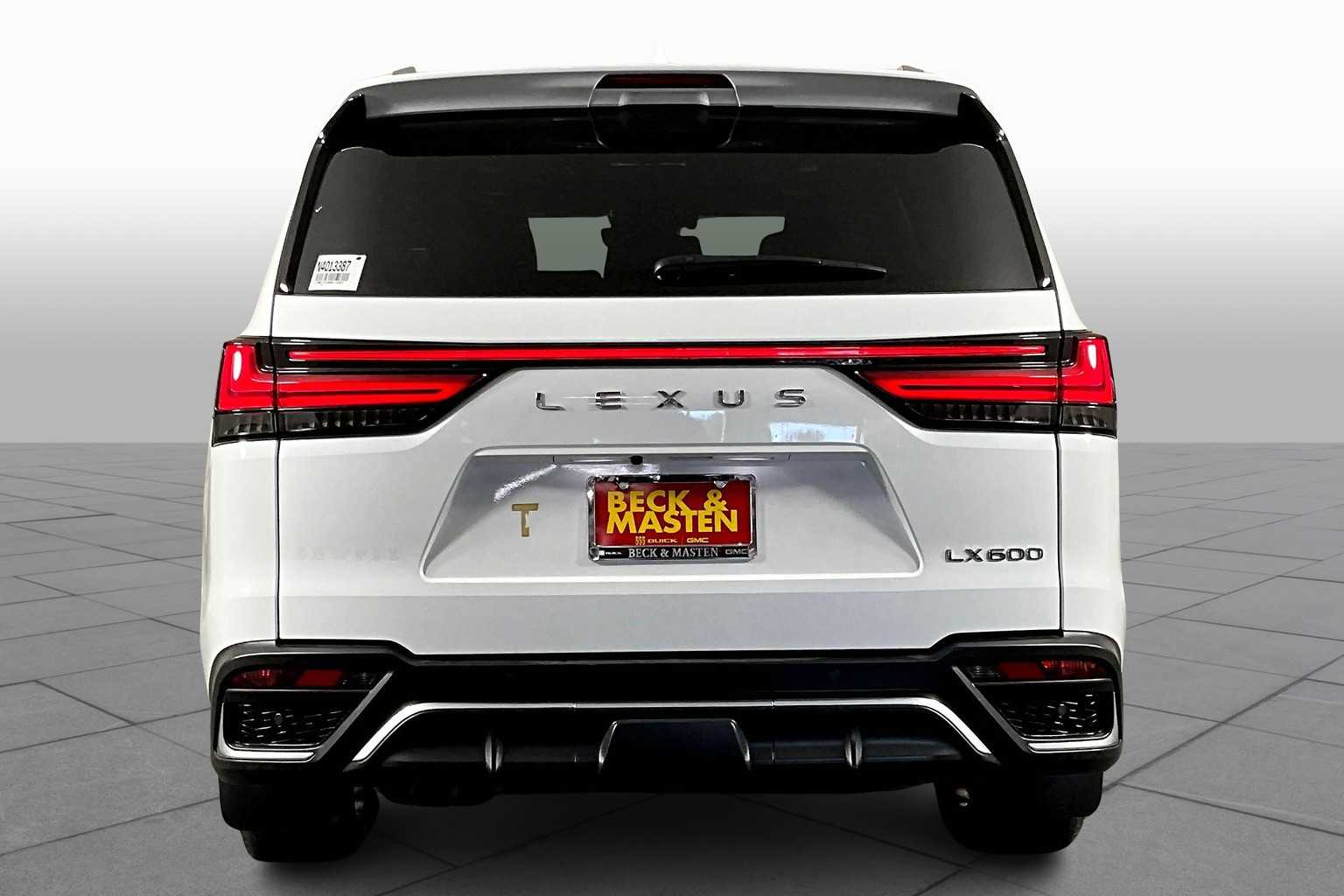 2022 Lexus LX 600 F SPORT photo 3