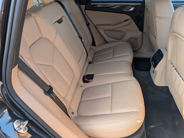 2024 Porsche Macan T photo 7