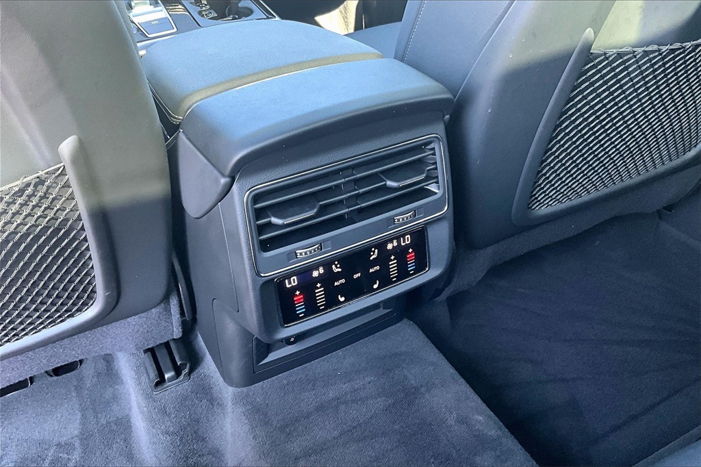 2025 Audi Q7 55 Premium Plus photo 7